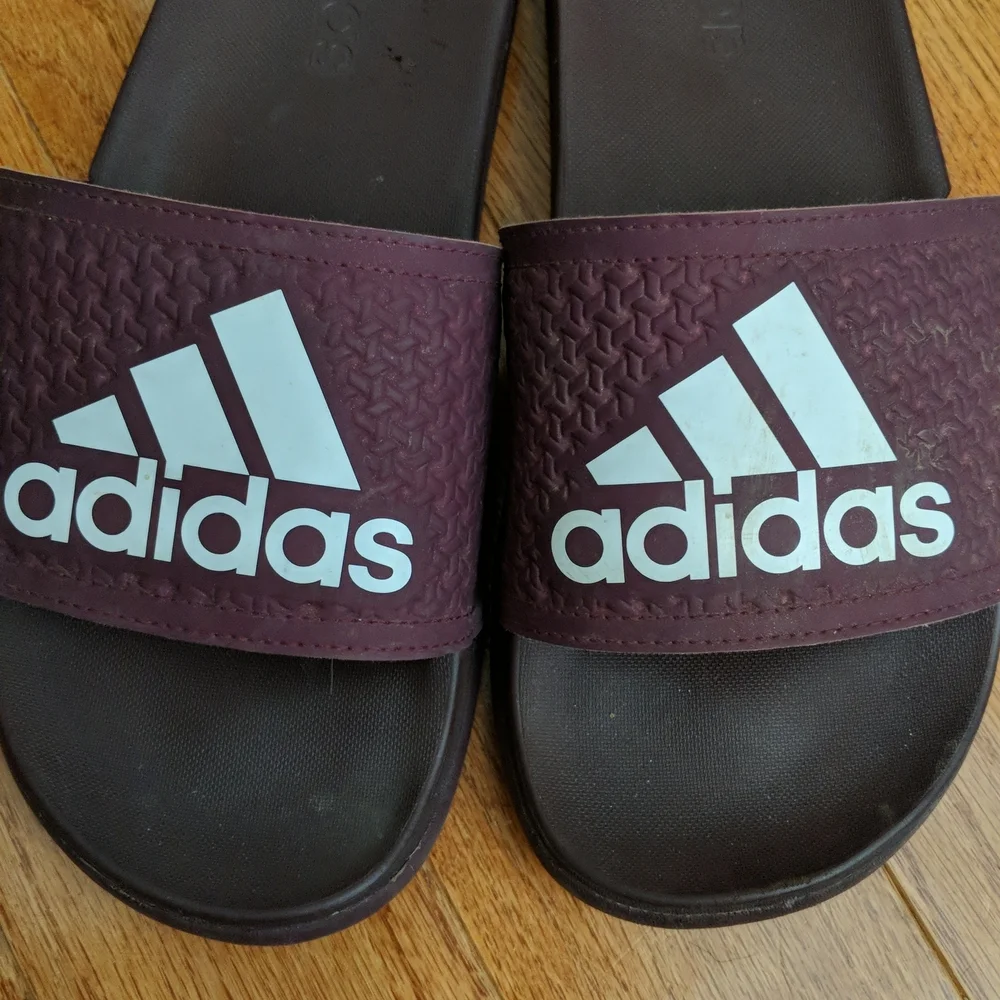 Adidas Plum Sz 6 Slides Sandals